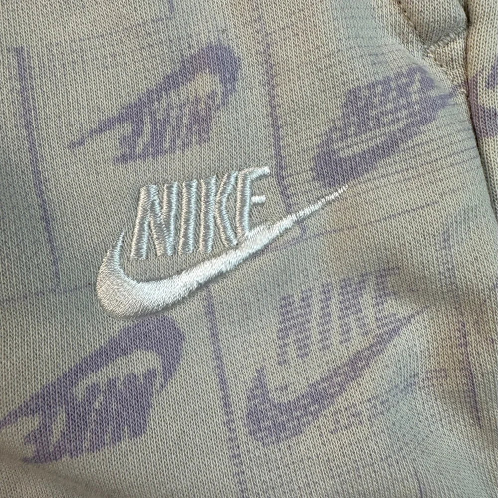 Nike Kids Cream and Light Purple Hoodie Set - Picture 8 of 11